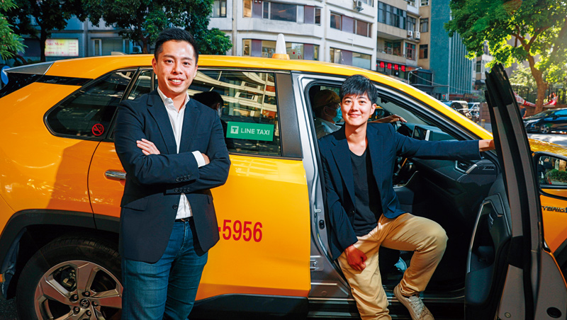 陳泰成（左）和黃佩恩（右）創立TaxiGo，去年被納入Line生態系，改名Line Taxi後，1年時間就成為全台規模第4大車隊。